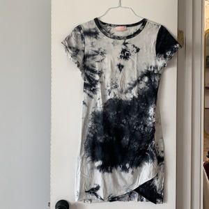 C+D+M tie dye cotten dress. Mid thigh length; medium